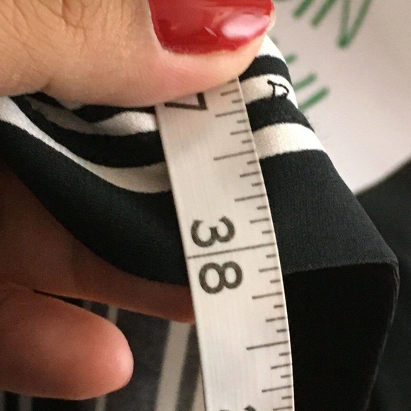 NWT‎ Sandra Darren Dress Womens Sz 16 Black White Patterned Stretch Short Sleeve - Picture 9 of 11